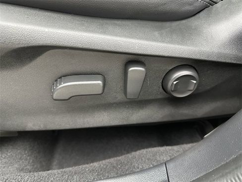 Used 2024 Subaru Forester Touring image 12