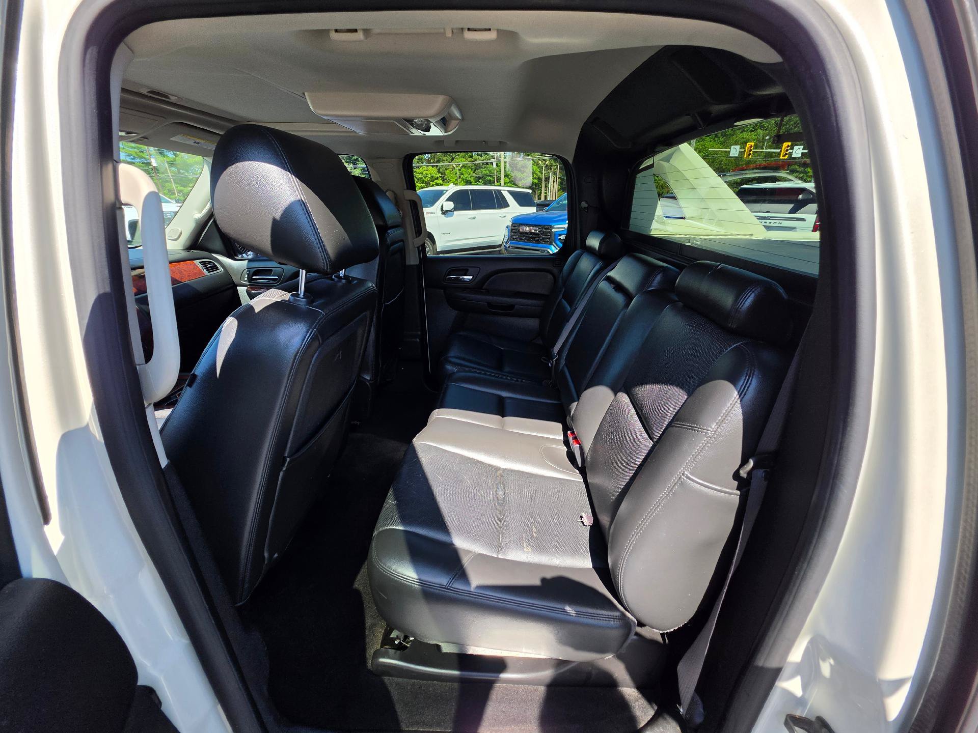 Used 2012 Chevrolet Avalanche LTZ AWD/4WD image 9