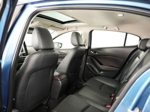 Used 2017 MAZDA MAZDA3 Grand Touring image 32