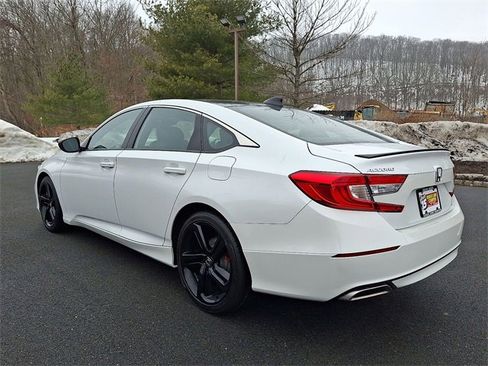 Used 2022 Honda Accord Sport image 11