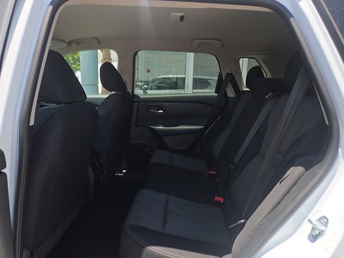 Used 2025 Nissan Rogue SV FWD image 6