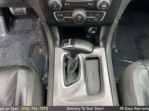 Used 2022 Dodge Charger SXT w/ Leather Interior Group image 17