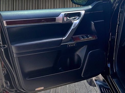 Used 2017 Lexus GX 460 AWD/4WD image 25