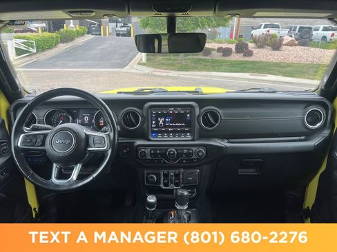 Used 2022 Jeep Wrangler Unlimited Sahara w/ Cold Weather Group AWD/4WD image 17