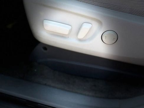 Used 2014 Toyota Sienna LE FWD image 20