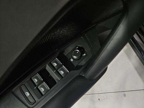 New 2025 Volkswagen Tiguan SE R-Line image 11