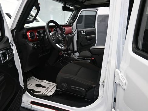 Used 2023 Jeep Gladiator Rubicon w/ LED Lighting Group AWD/4WD image 10