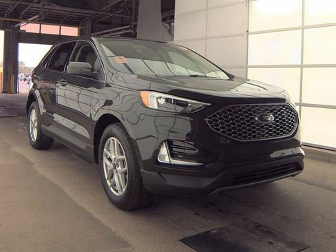 Used 2024 Ford Edge SEL w/ Convenience Package AWD/4WD image 4