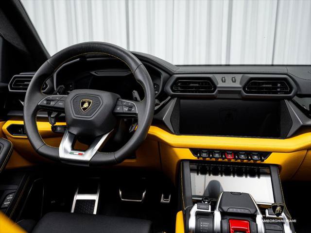 Used 2025 Lamborghini Urus SE AWD/4WD image 33