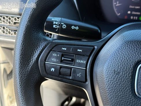 Used 2023 Honda HR-V LX image 17