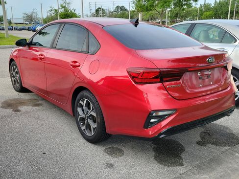 Used 2019 Kia Forte LXS FWD image 4