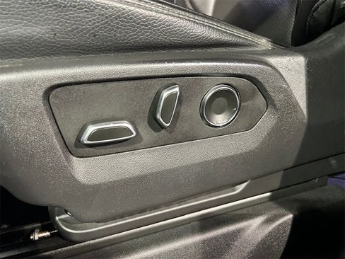 Used 2024 GMC Sierra 3500 Denali image 25