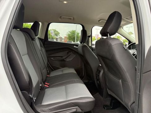 Used 2018 Ford Escape SE FWD image 11