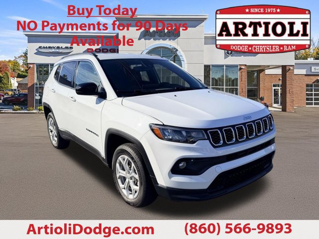 Used 2024 Jeep Compass Latitude AWD/4WD image 1