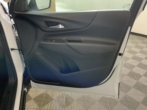 Used 2022 Chevrolet Equinox LT image 26