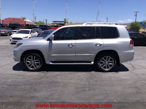Used 2015 Lexus LX 570 4WD w/ Luxury Package image 5