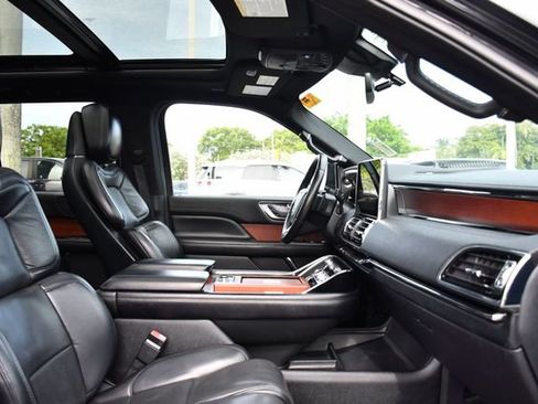 Used 2020 Lincoln Navigator Reserve RWD image 31
