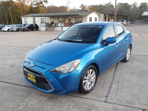 Used 2018 Toyota Yaris iA image 2