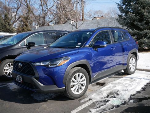 Certified 2022 Toyota Corolla Cross LE image 2