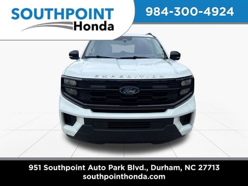Used 2025 Ford Expedition Active AWD/4WD image 2