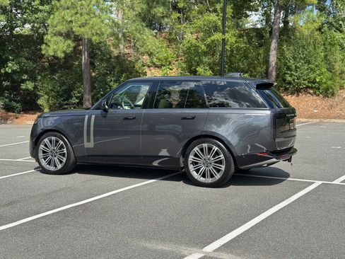 Used 2023 Land Rover Range Rover SE AWD/4WD image 7