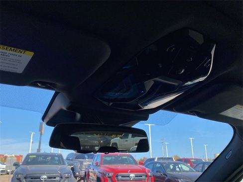 Used 2025 BMW X3 xDrive30i w/ Premium Package image 31