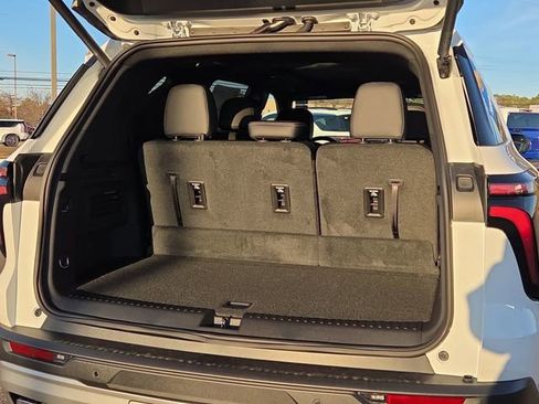 New 2026 Chevrolet Traverse LT image 14