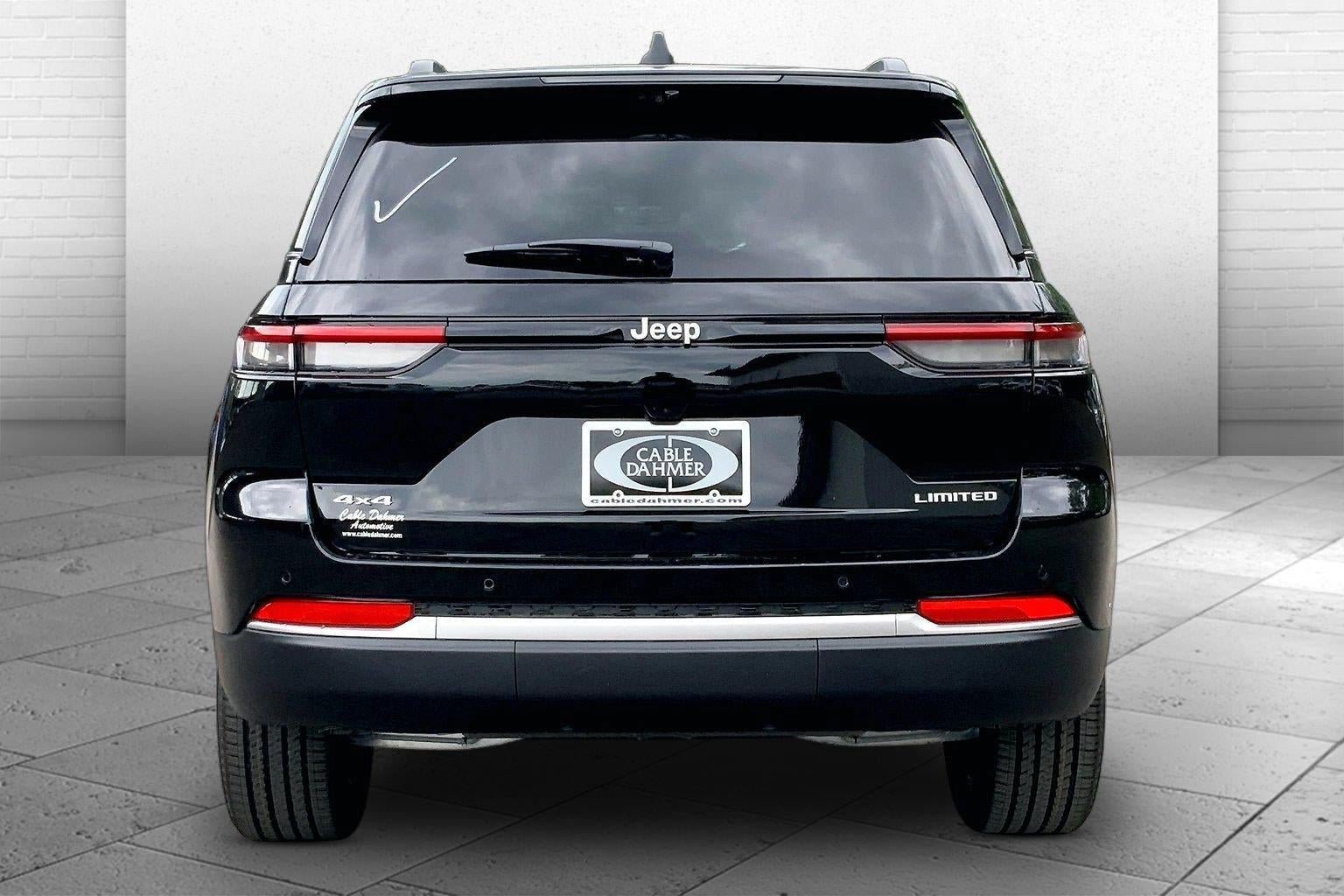 New 2026 Jeep Grand Cherokee Limited w/ Luxury Tech Group II AWD/4WD image 4