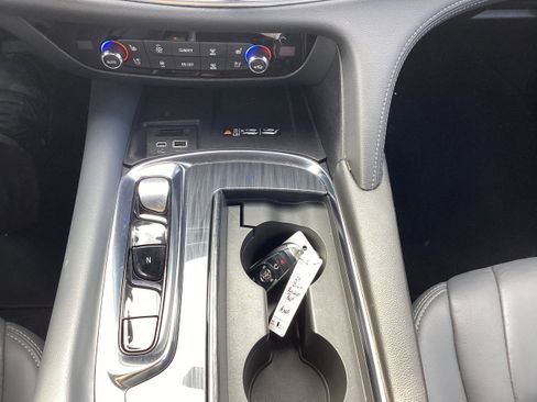 Used 2024 Buick Enclave Premium image 21