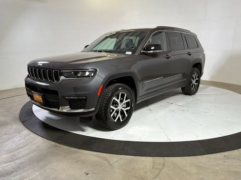 Certified 2025 Jeep Grand Cherokee L Limited w/ Trailer Tow Package AWD/4WD image 3