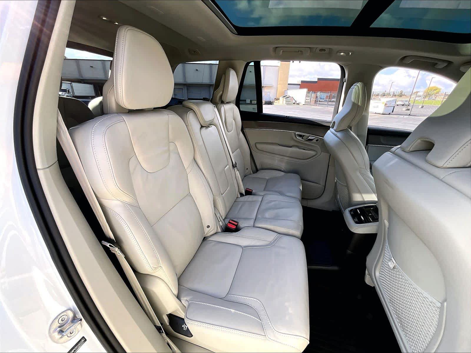 Used 2025 Volvo XC90 T8 Ultra w/ Protection Package Premier AWD/4WD image 31