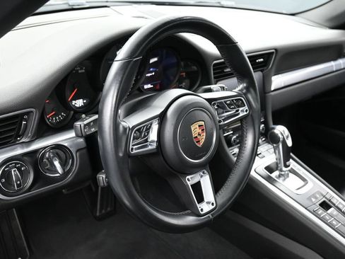 Certified 2017 Porsche 911 Targa 4 AWD/4WD image 18