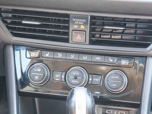 Used 2021 Volkswagen Jetta SE FWD image 16