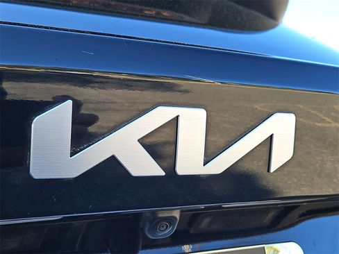 Used 2022 Kia Sorento LX image 28