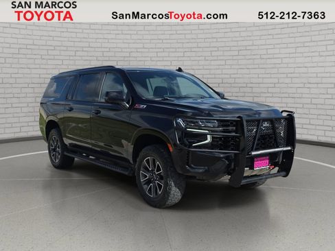 Used 2021 Chevrolet Suburban Z71 w/ Luxury Package AWD/4WD image 3