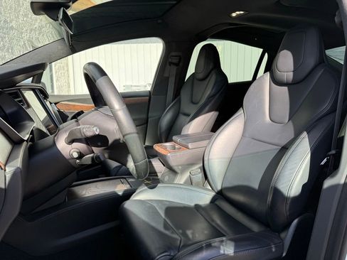 Used 2019 Tesla Model X Performance image 7