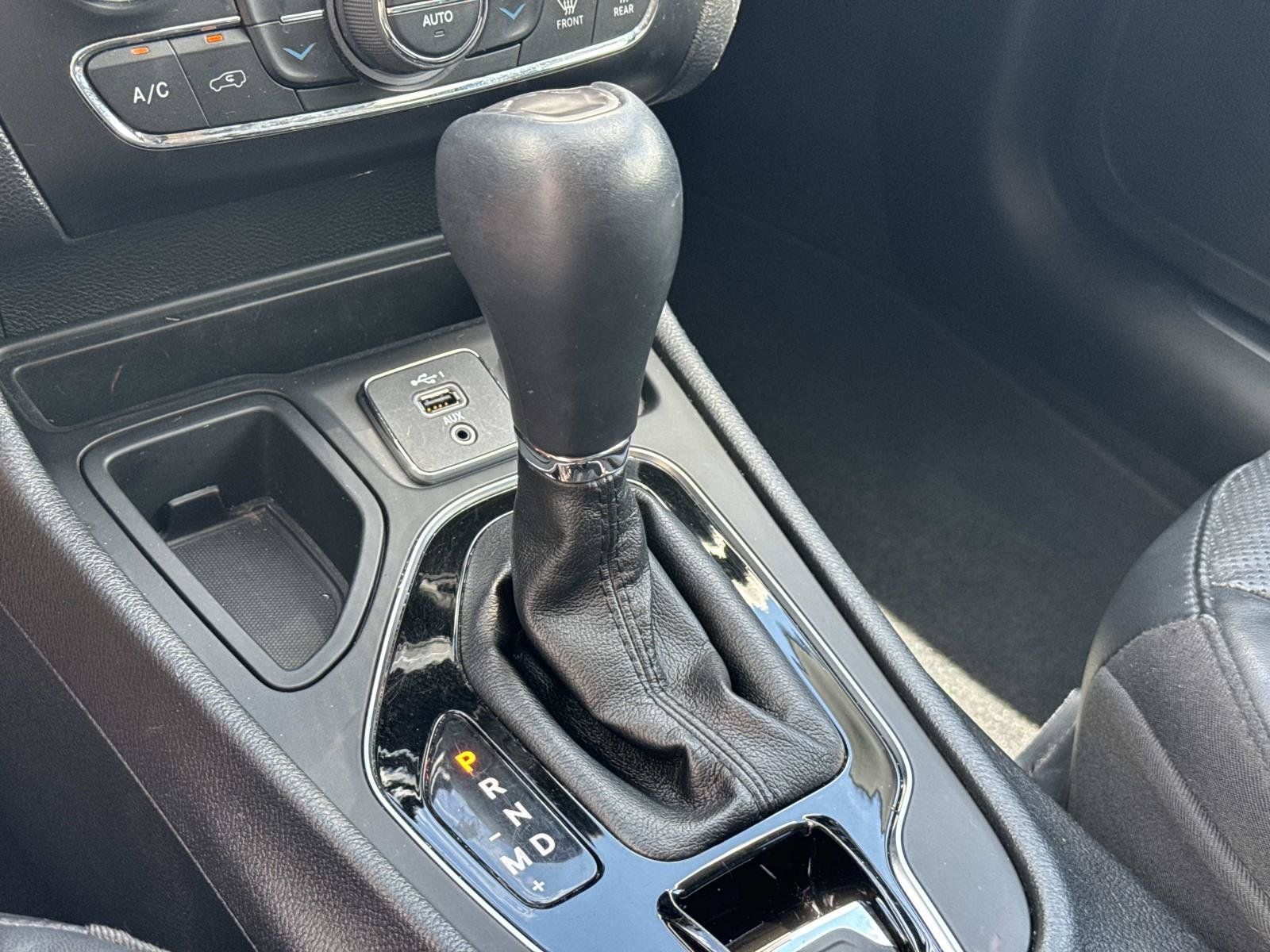 Used 2020 Jeep Cherokee Limited FWD image 25