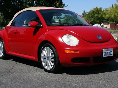 Used 2008 Volkswagen Beetle SE FWD image 6