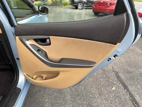 Used 2012 Hyundai Elantra GLS w/ Preferred Pkg 3 FWD image 21