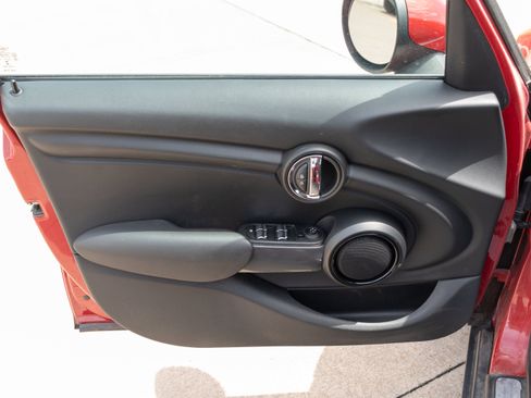 Used 2018 MINI Cooper 4-Door Hardtop FWD image 7