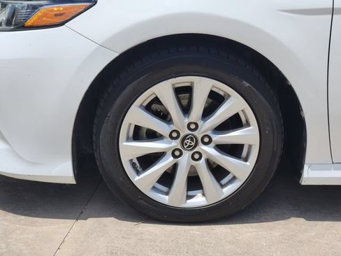 Used 2018 Toyota Camry LE FWD image 10