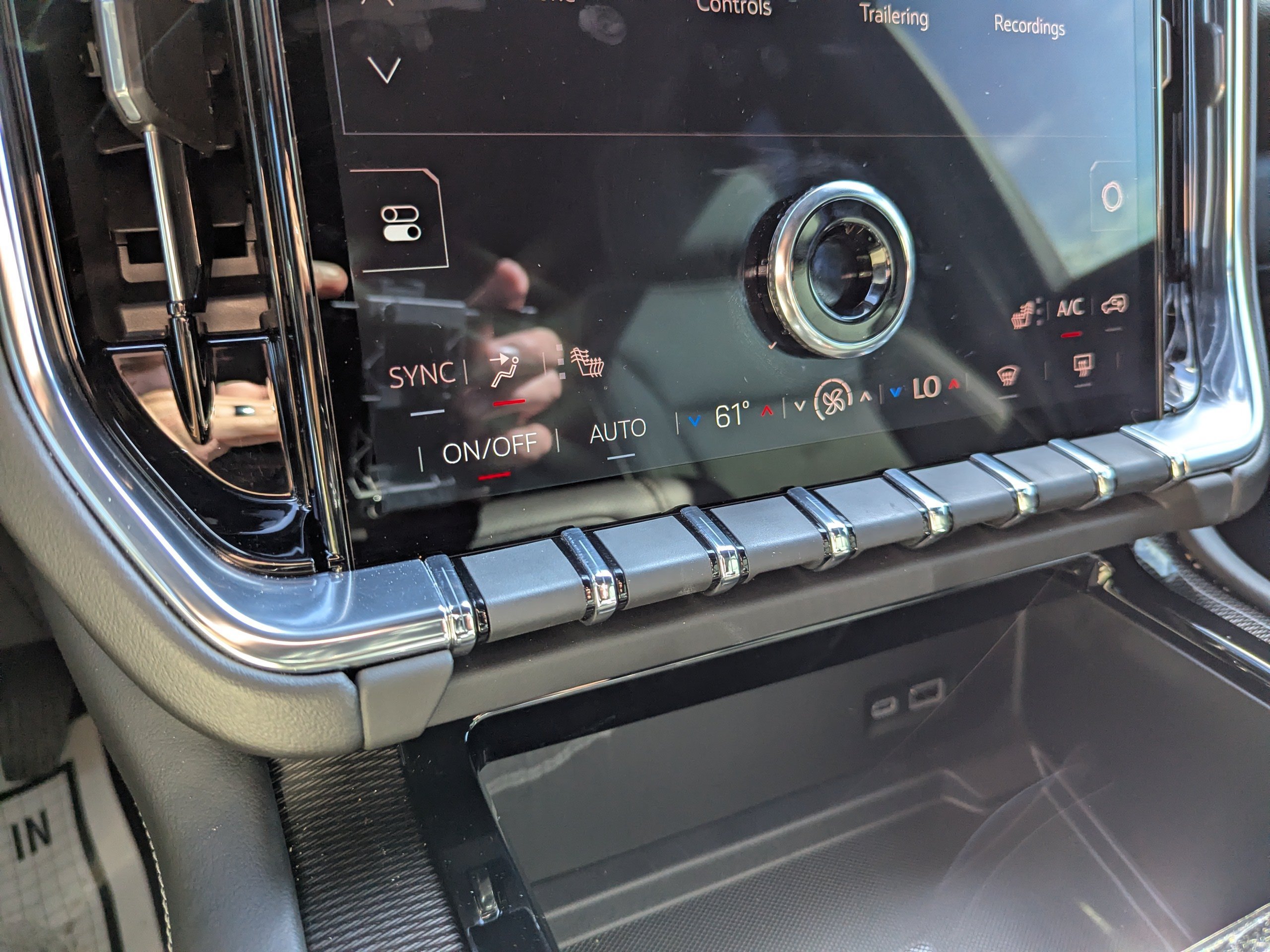 Used 2025 GMC Yukon XL Elevation AWD/4WD image 26