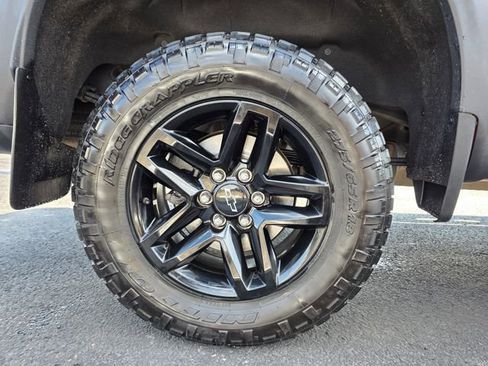 Used 2022 Chevrolet Silverado 1500 LT Trail Boss w/ Bed Protection Package image 10