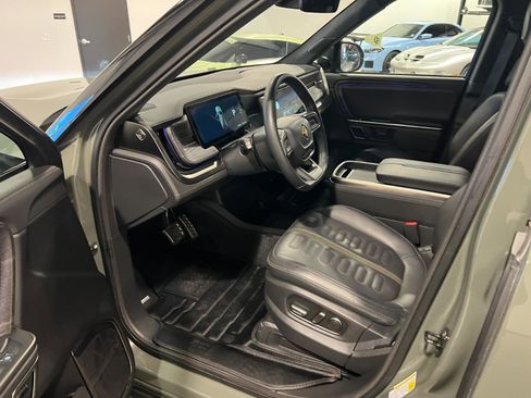 Used 2023 Rivian R1S Launch Edition image 10