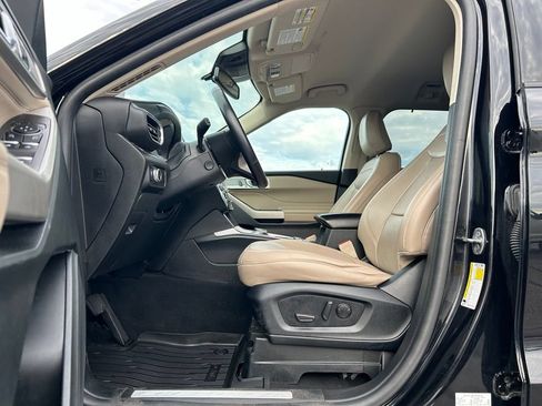 Used 2022 Ford Explorer Limited w/ Equipment Group 301A AWD/4WD image 9