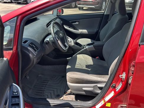 Used 2014 Toyota Prius Two FWD image 2