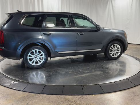 Used 2020 Kia Telluride LX image 2