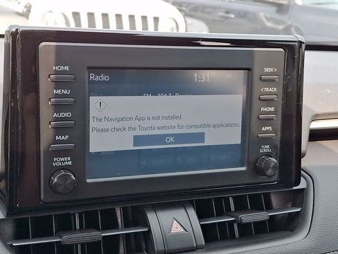 Certified 2019 Toyota RAV4 LE AWD/4WD image 18