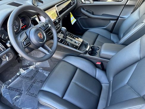 New 2026 Porsche Macan image 4