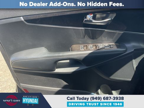 Used 2017 Kia Sorento FWD image 24